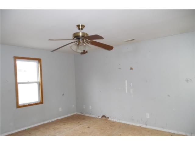 410 Oak StPerry, KS, 66073Jefferson County