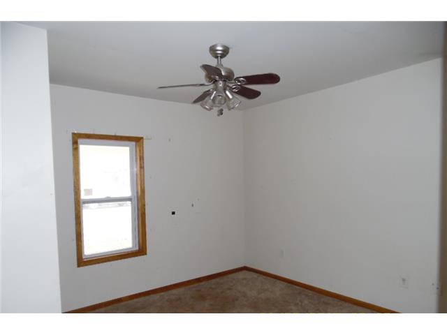 410 Oak StPerry, KS, 66073Jefferson County