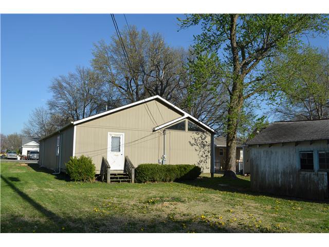 626 Pine StWellsville, KS, 66092Franklin County