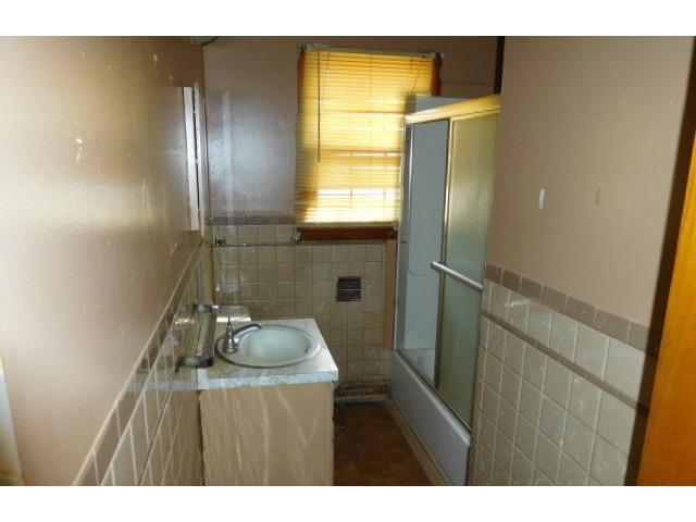 2723 NE 45th StKansas City, KS, 66104Wyandotte County