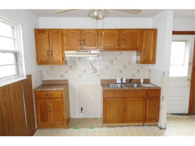 2813 S 48th StKansas City, KS, 66106Wyandotte County
