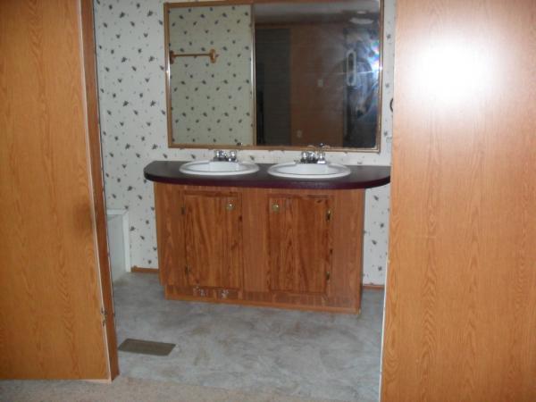 River View Estates 1016 75th TerraceKansas City, KS 66111