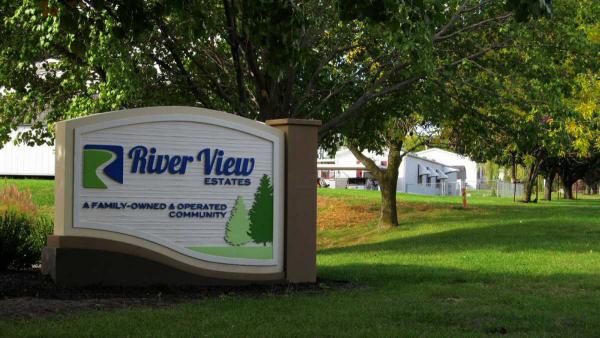 River View Estates 7426 Edgehill AveKansas City, KS 66111