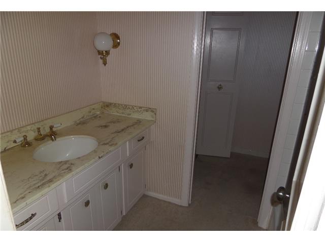8705 Riggs LnOverland Park, KS, 66212Johnson County