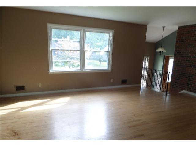 9006 Grandview DrOverland Park, KS, 66212Johnson County