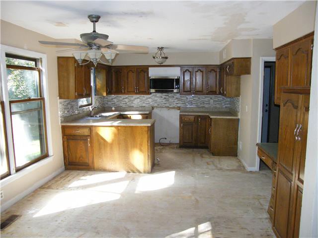 6840 Oakview StShawnee, KS, 66216Johnson County