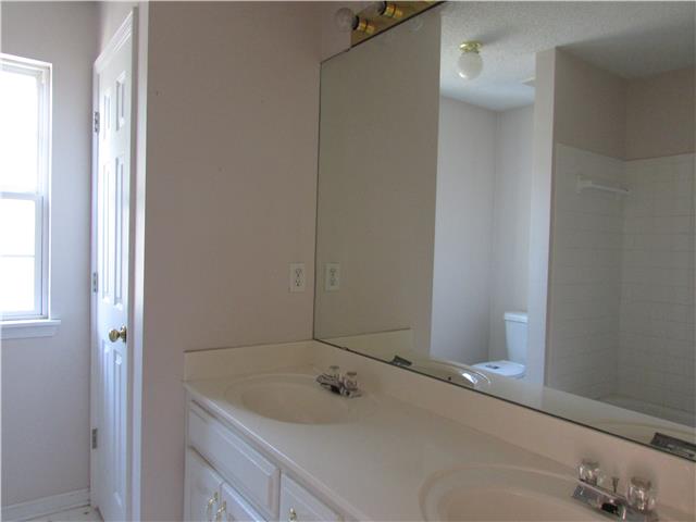 4781 Lakecrest DrShawnee, KS, 66218Johnson County
