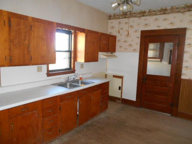 416 E 1st StEskridge, KS, 66423Wabaunsee County