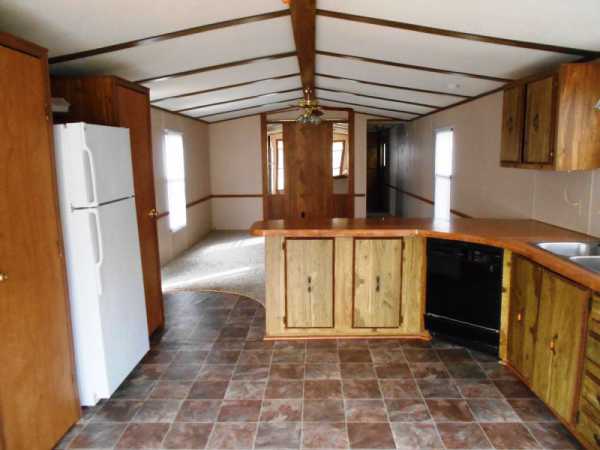 Colonial Gardens 3000 Tuttle Creek Blvd., #129Manhattan, KS 66502