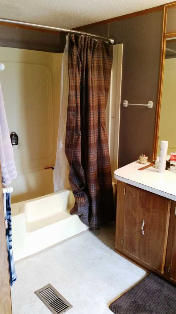 Colonial Gardens 3000 Tuttle Creek Blvd., #590Manhattan, KS 66502