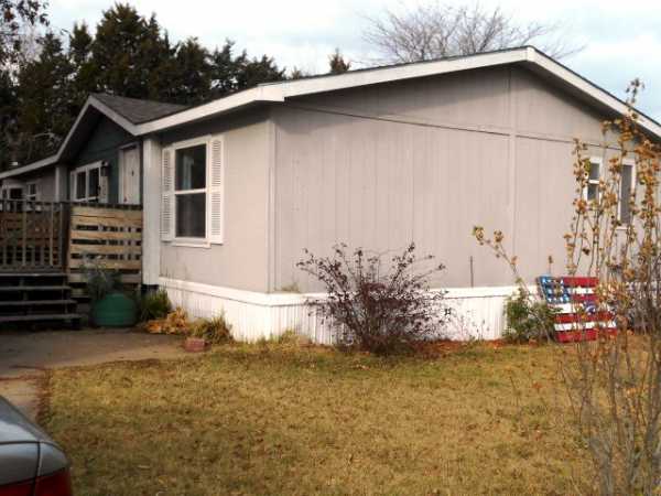 Colonial Gardens 3000 Tuttle Creek Blvd., #69Manhattan, KS 66502