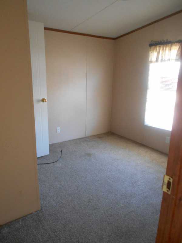 Colonial Gardens 3000 Tuttle Creek Blvd., #207Manhattan, KS 66502