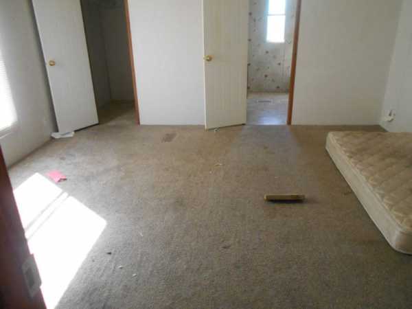 Colonial Gardens 3000 Tuttle Creek Blvd., #207Manhattan, KS 66502