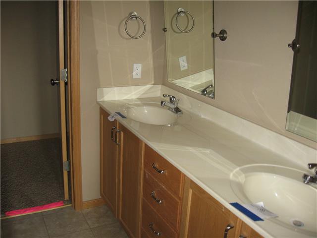 522 Stone Pointe DrManhattan, KS, 66503Riley County