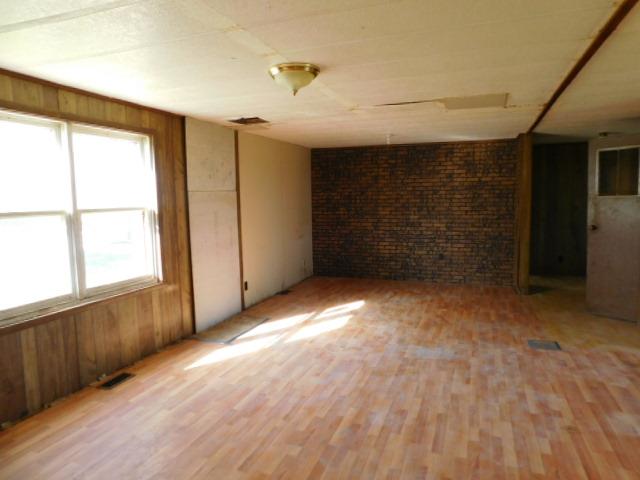 9202 W 213th StOsage City, KS, 66523Osage County