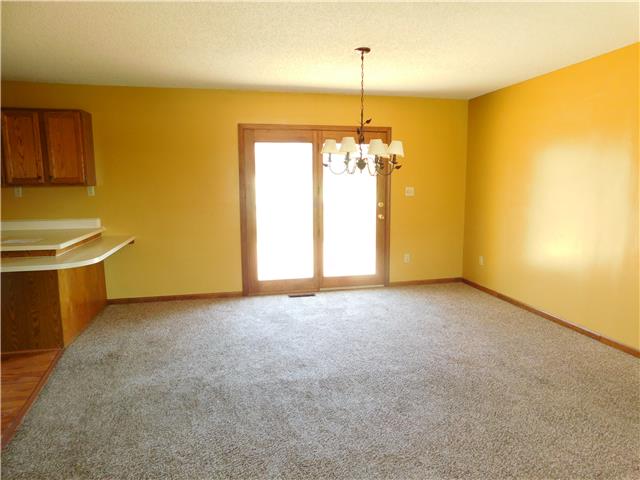 2712 SW Gainsboro RdTopeka, KS, 66614Shawnee County