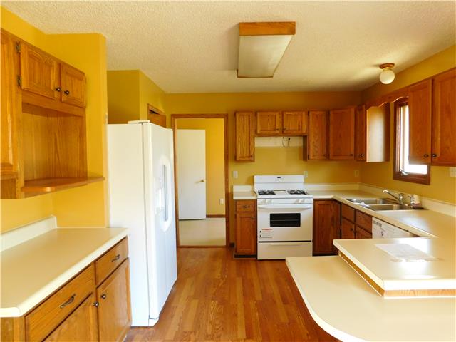2712 SW Gainsboro RdTopeka, KS, 66614Shawnee County