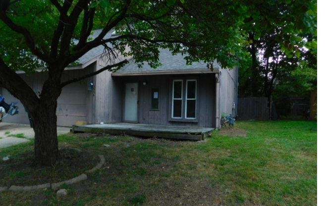 3556 SW Cambridge AveTopeka, KS, 66614Shawnee County