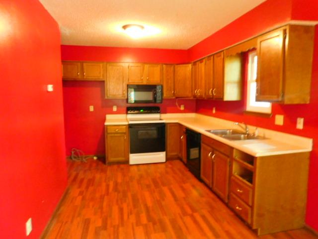 3556 SW Cambridge AveTopeka, KS, 66614Shawnee County