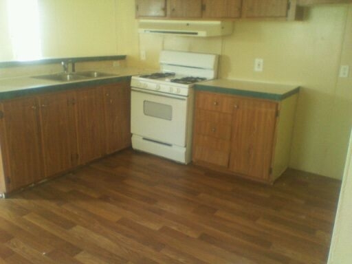 Whispering Pines Mobile Home Park 127 DevonnaPittsburg, KS 66762
