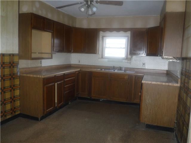 1216 Menor StWinfield, KS, 67156Cowley County