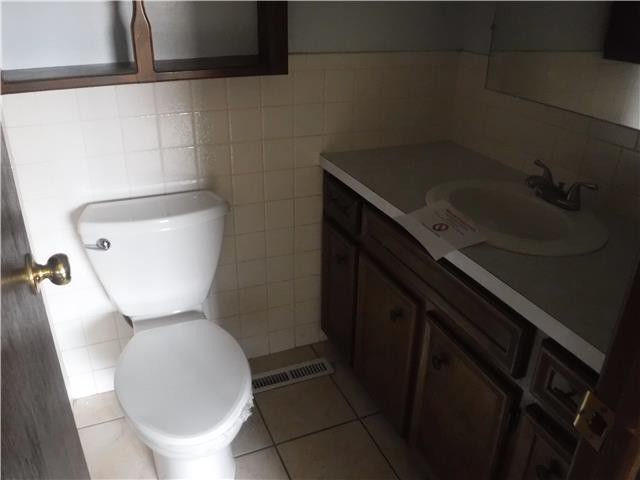 915 S Laurel StWichita, KS, 67207Sedgwick County