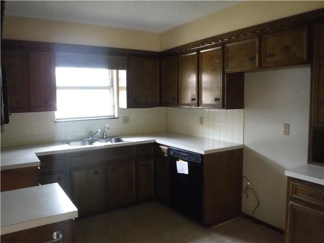 915 S Laurel StWichita, KS, 67207Sedgwick County