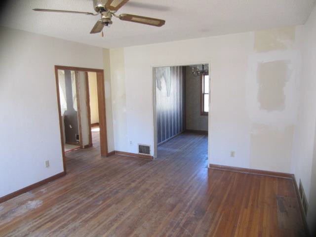 649 Harding StWichita, KS, 67208Sedgwick County