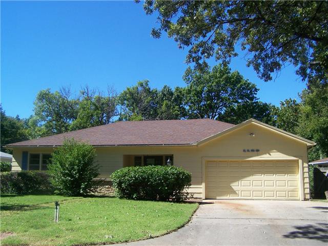 1129 N Parkwood LnWichita, KS, 67208Sedgwick County