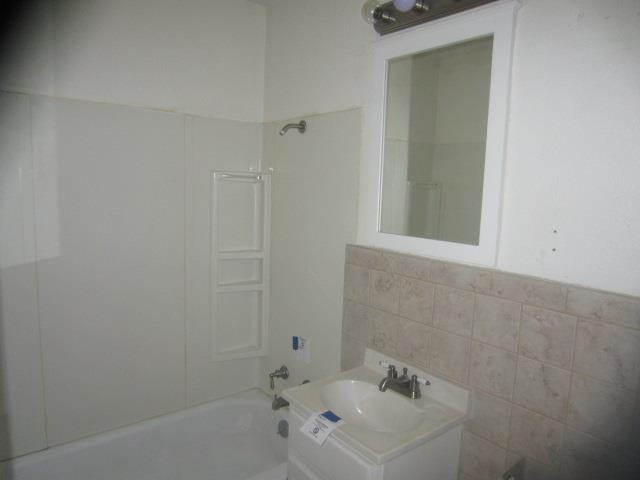 323 S Saint Paul StWichita, KS, 67213Sedgwick County