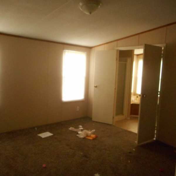 Twin Oaks Estates 1915 W MacArthur, #14Wichita, KS 67217