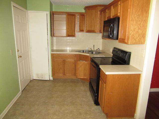 5936 E Bellaire StWichita, KS, 67218Sedgwick County