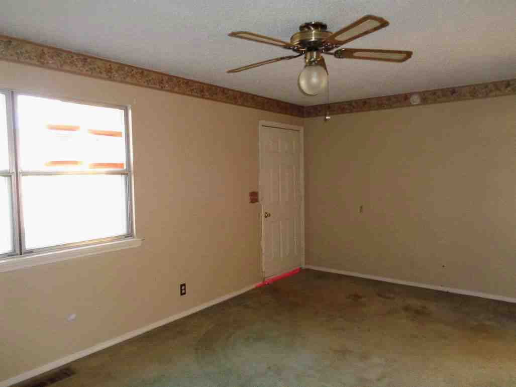 206 E 11th AveCaney, KS, 67333Montgomery County
