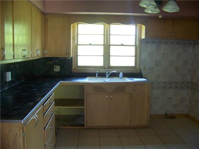 423 Charles StHutchinson, KS, 67501Reno County