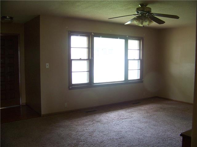 13 18th EdgemooreHutchinson, KS, 67502Reno County