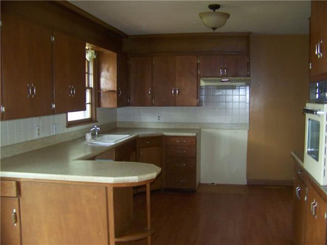 13 18th EdgemooreHutchinson, KS, 67502Reno County