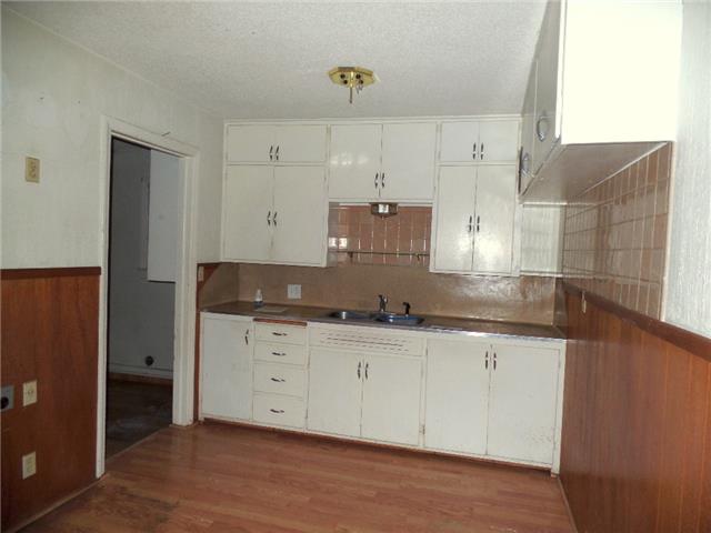 1410 Avenue FDodge City, KS, 67801Ford County