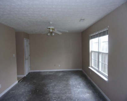 6520 Cottagemeadow DrLouisville, KY, 40218Jefferson County
