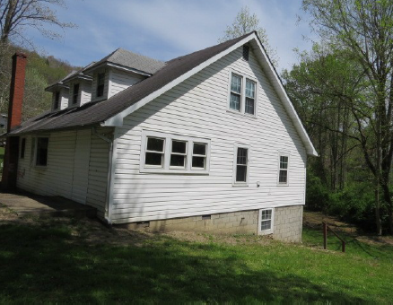 841 Main StLoyall, KY, 40854Harlan County