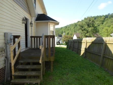 16 Richmond Hill EVan Lear, KY, 41265Johnson County