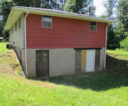 9125 State Route 136 WCalhoun, KY, 42327Mclean County
