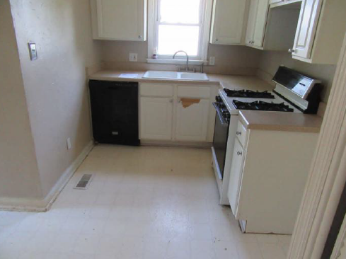 2 Holiday CtHenderson, KY, 42420Henderson County