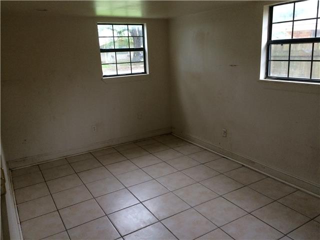 8718 Hammond StNew Orleans, LA, 70127Orleans County