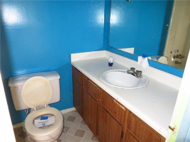 3713 Timber Bluff LnNew Orleans, LA, 70131Orleans County