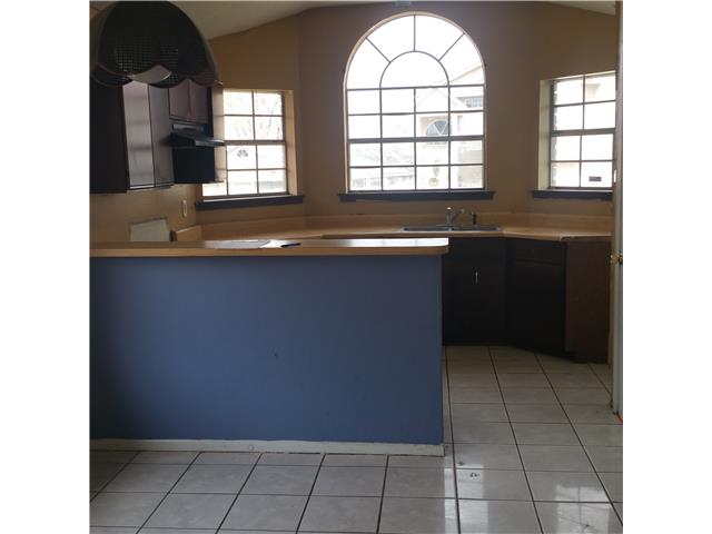 3645 Forest Park LnNew Orleans, LA, 70131Orleans County