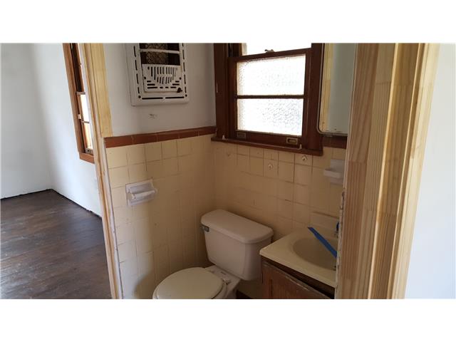 1325 Farragut StNew Orleans, LA, 70131Orleans County