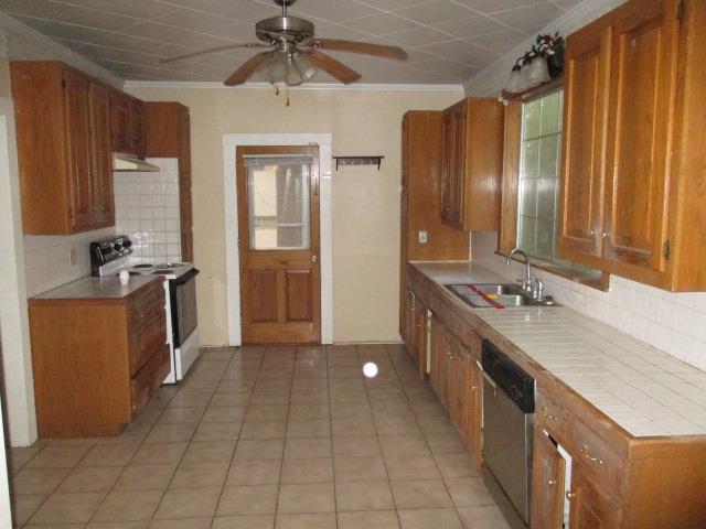 816 Main StJeanerette, LA, 70544Iberia County