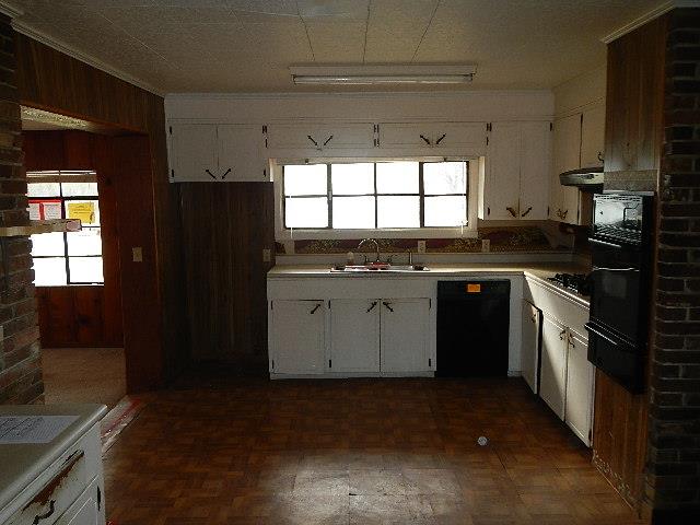 812 S Pecan StVivian, LA, 71082Caddo County