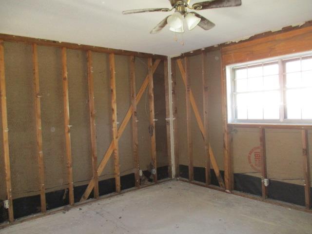 37 Fair Oaks DrMonroe, LA, 71203Ouachita County