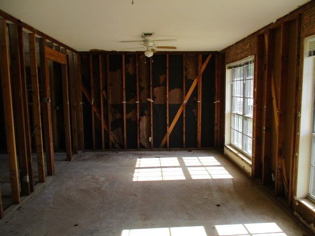 37 Fair Oaks DrMonroe, LA, 71203Ouachita County